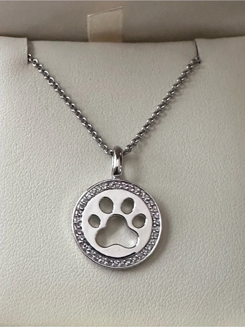 JARED Diamond Pawprint Necklace 1/10 ct tw Round Sterling Silver 925 EUC